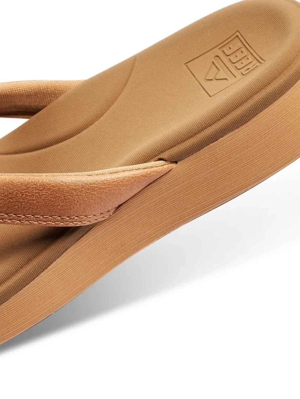 Reef Women's Cushion Cloud Flip-Flop Size 8 Color Natural Arch Support